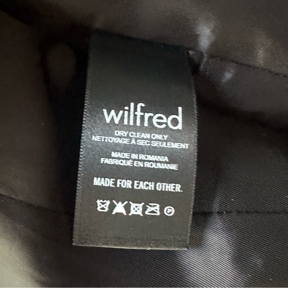 Aritzia The Only Coat - Soft Wool Cashmere, Black, Size Large - Picture 8 of 9